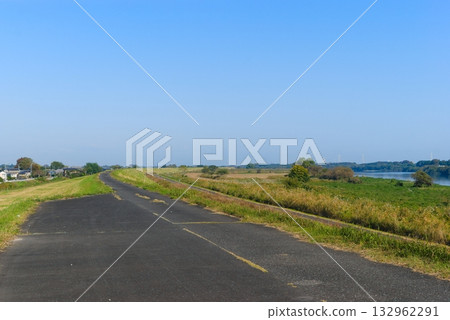 托恩河自行車道右岸 2025年11月 132962291