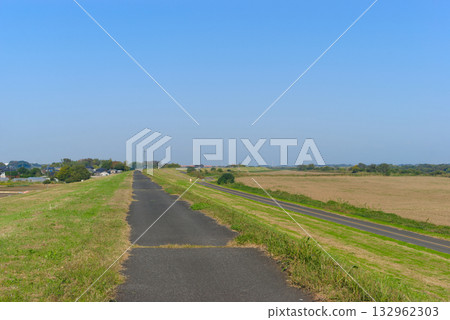 Tone River Cycling Road Right Bank November 2025 Tone River Cycling Road Right Bank November 2025 132962303