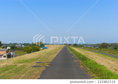 托恩河自行車道右岸 2025年11月 托恩河自行車道右岸 2025年11月 132962314