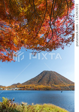 秋天的榛名山、榛名湖和榛名富士山 132963072