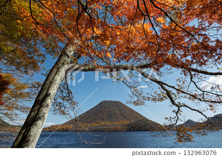 Autumn in Mt. Haruna, Lake Haruna and Mt. Haruna Fuji Autumn in Mt. Haruna, Lake Haruna and Mt. Haruna Fuji 132963076