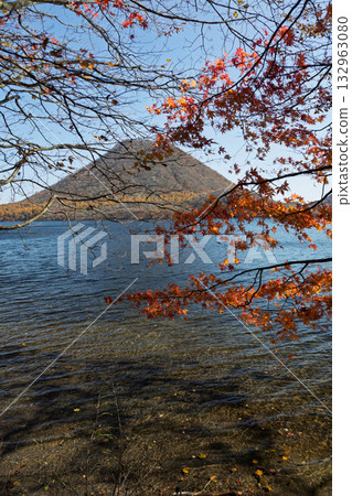 秋天的榛名山、榛名湖和榛名富士山 秋天的榛名山、榛名湖和榛名富士山 132963080