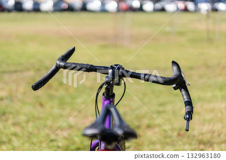 Front view of a road bike handlebar and saddle 132963180