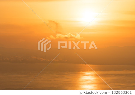 別府灣的日出(大分縣別府市) 別府灣的日出(大分縣別府市) 132963301