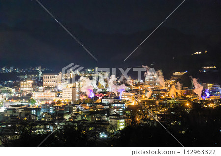 從雪沼展望台（大分縣別府市）看到的蒸氣和夜景 132963322