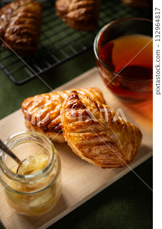 Apple pie and tea 132964817