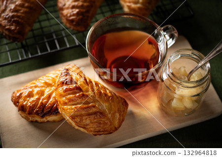 Apple pie and tea Apple pie and tea 132964818