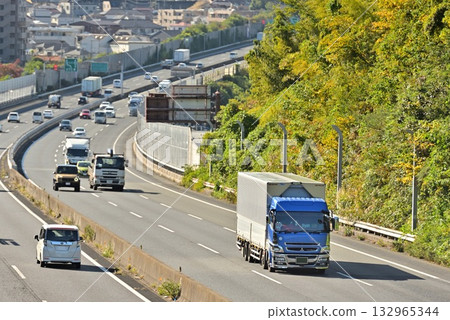Track running on highway 132965344
