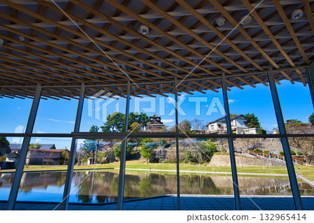 丸岡城倒映在水中 丸岡城倒映在水中 132965414