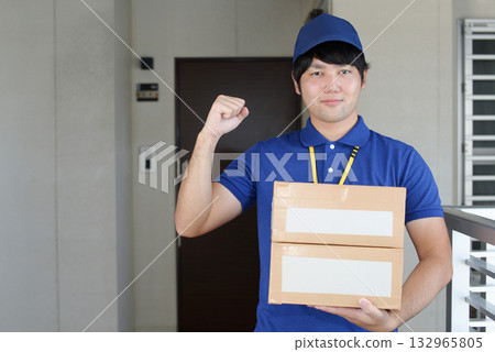 男性攜帶行李 男性攜帶行李 132965805
