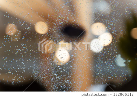 水族箱中奇妙的氣泡和光線圖案① 水族箱中奇妙的氣泡和光線圖案① 132966112