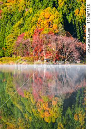Lake Nakatsuna (autumn) Lake Nakatsuna (autumn) 132967858