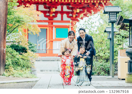 七百五十三個父母和孩子 132967916