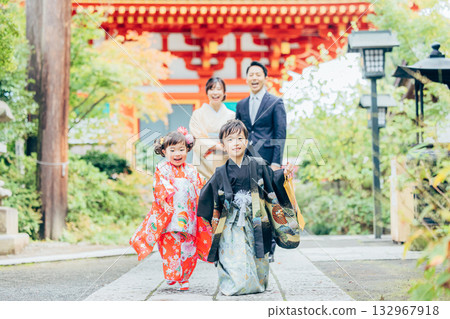 七百五十三個父母和孩子 132967918