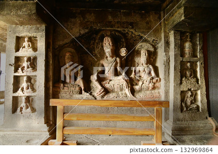 The religious sites and art at the Elora Caves,a UNESCO World Heritage Site,are one of the world's largest collections of rock-cut temples, dating back to 600-1000 AD. Located at Aurangabud in India. 132969864