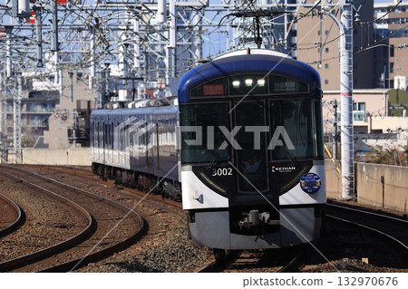 [Keihan] 3000 Series Express (Keihan Main Line: Nishisanso Station) 132970676