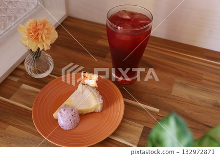 Energetic colored drinks 132972871