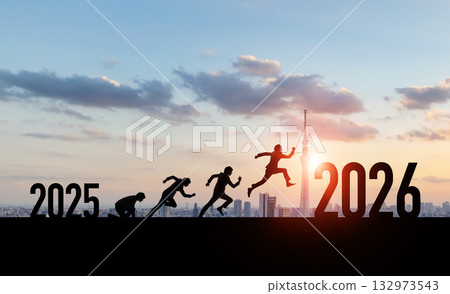 一名男子奔向2026年，這是2026年令和8年新年賀卡素材的商業形象。 132973543
