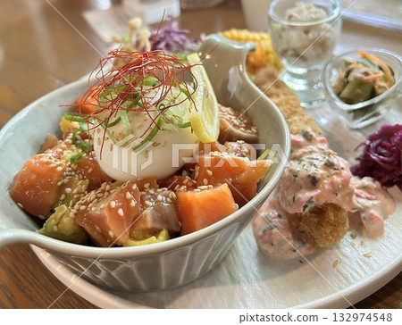 看起來很美味的夏威夷蓋飯 132974548