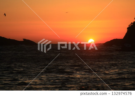 Fishing port dyed in the setting sun Fishing port dyed in the setting sun 132974576