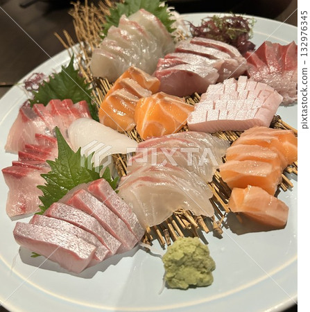 什錦美味的生魚片 什錦美味的生魚片 132976345