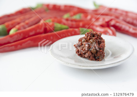 Red chili pepper and fresh shichimi 132976479