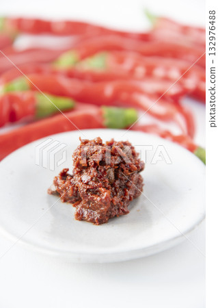 紅辣椒和新鮮七味粉 紅辣椒和新鮮七味粉 132976488