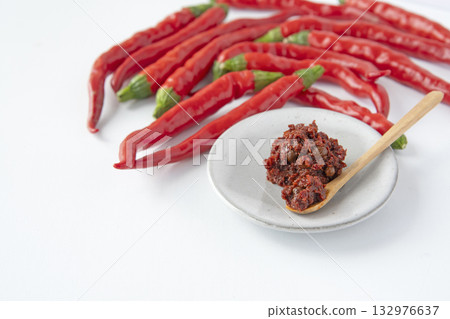 Red chili pepper and fresh shichimi 132976637