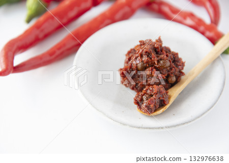 Red chili pepper and fresh shichimi 132976638