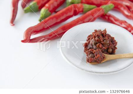 Red chili pepper and fresh shichimi 132976646