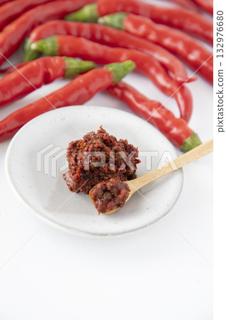 Red chili pepper and fresh shichimi 132976680