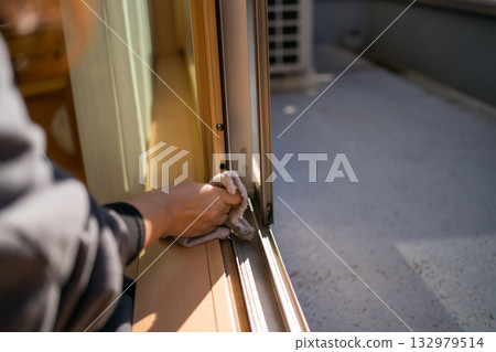 家庭主婦窗戶清潔 家庭主婦窗戶清潔 132979514