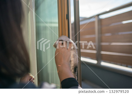 家庭主婦窗戶清潔 家庭主婦窗戶清潔 132979520