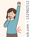 一位女士肩膀僵硬 132982512