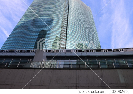 Monorail runs 132982603