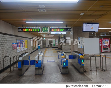 Shimonagaya Station ticket gate (Yokohama Municipal Subway Blue Line) Shimonagaya Station ticket gate (Yokohama Municipal Subway Blue Line) 132983368