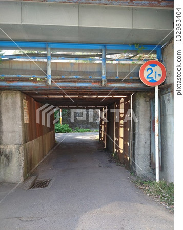 Scenery under the overpass 132983404