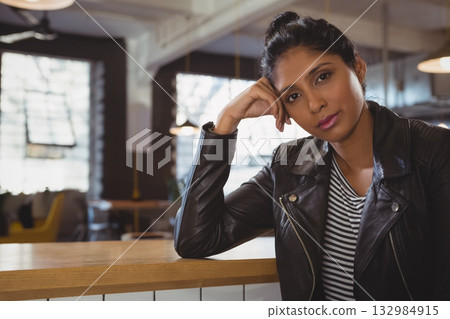 people, woman, female 132984915