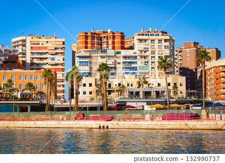 Paseo del Muelle Uno pedestrian promenade in Malaga 132990737