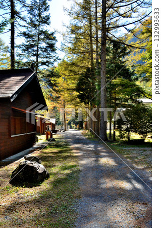 Sawarajima Lodge and autumn leaves Sawarajima Lodge and autumn leaves 132993633