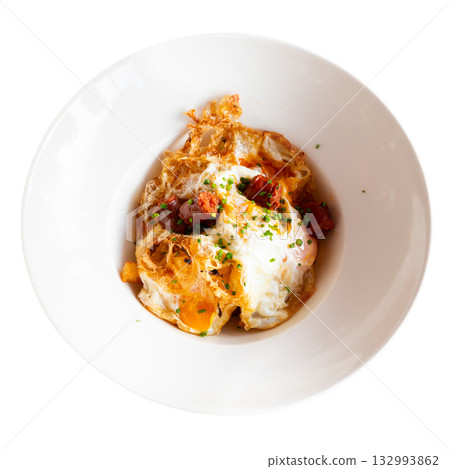 Scrambled eggs with sausage and potatoes. 132993862