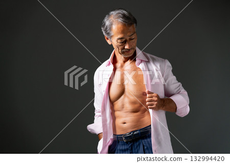 高級男性肌肉美 132994420