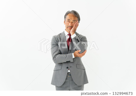 商務老人思考 132994673