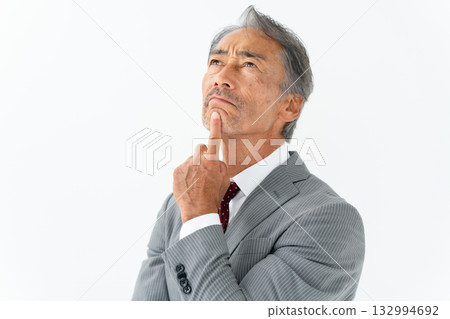 商業高級男子擔心 132994692