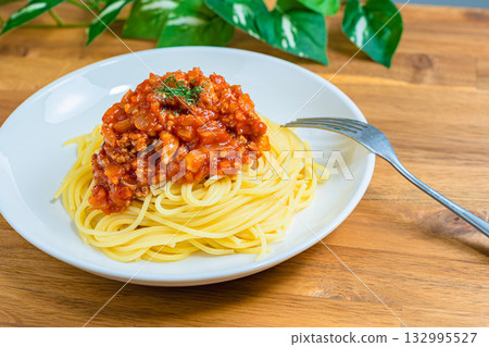 meat sauce pasta 132995527