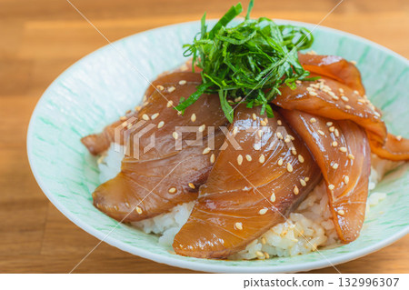 醃鰤魚蓋飯 132996307