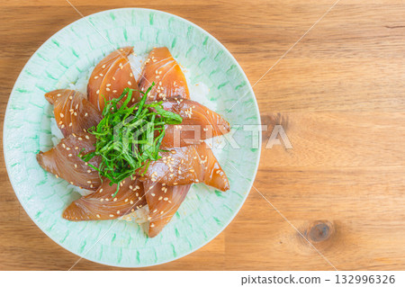 醃鰤魚蓋飯 132996326