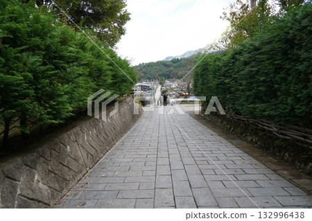 Scenery of Kamakura, Kitamuki Kannon, Jorakuji Temple, a special head temple of the Tendai sect, and the area around Bessho Onsen in Shinshu 132996438