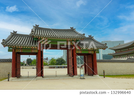 Ancient Korean Royal Palace Main Gate, Gyeongbokgung Geunjeongmun Entrance Symbolizing Tradition and History 132996640