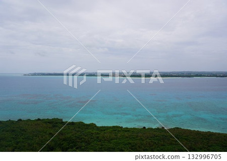 宮古島碧海與碧綠的對比 宮古島碧海與碧綠的對比 132996705